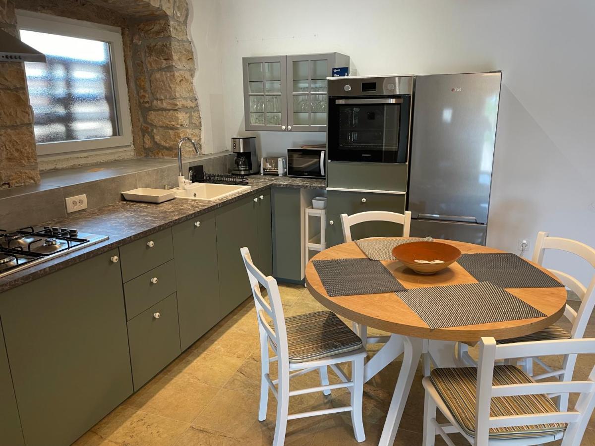 Holiday Home Ava1 With Pool & Holiday Home Ava2 With Whirlpool Baderna Εξωτερικό φωτογραφία
