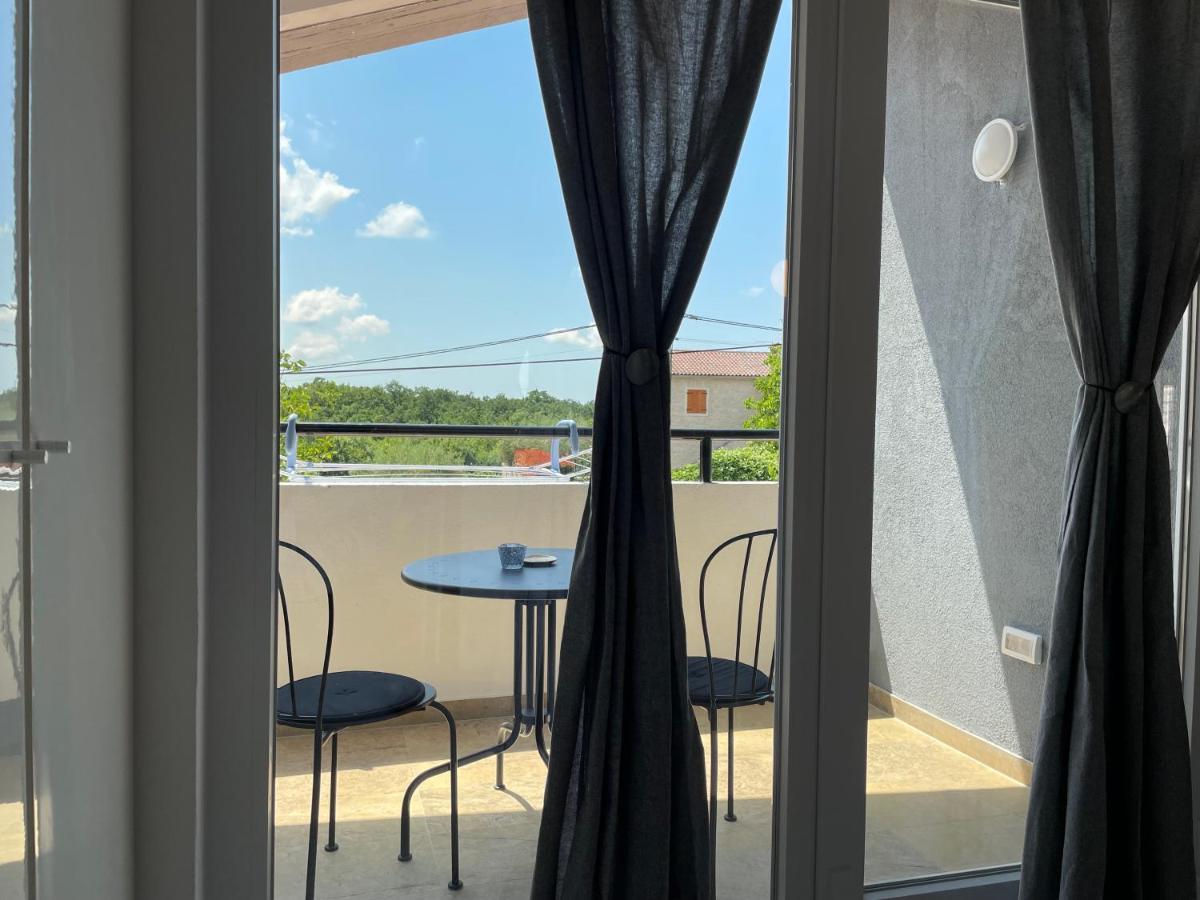 Holiday Home Ava1 With Pool & Holiday Home Ava2 With Whirlpool Baderna Εξωτερικό φωτογραφία