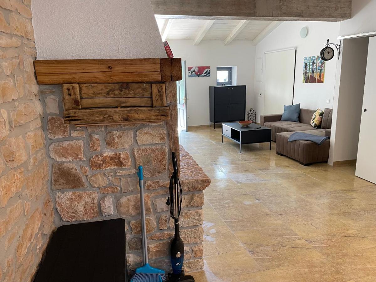 Holiday Home Ava1 With Pool & Holiday Home Ava2 With Whirlpool Baderna Εξωτερικό φωτογραφία